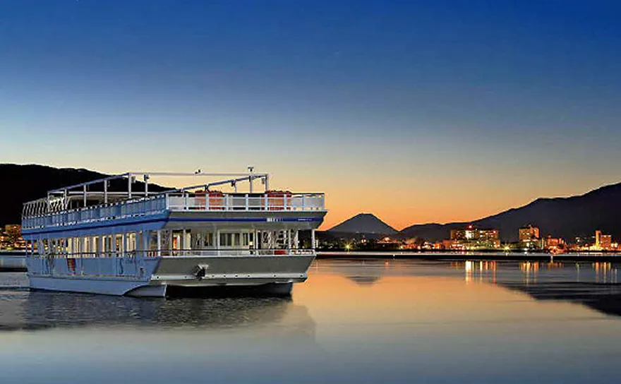 静かで贅沢なクルージング